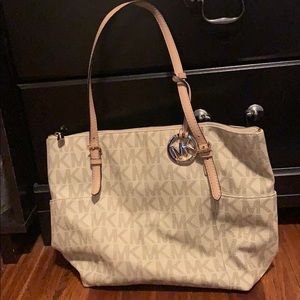 Michael Kors bag in great condition